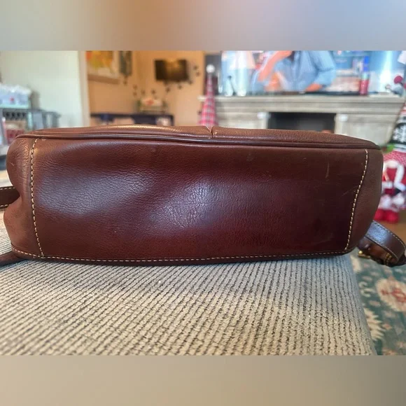 Dooney & Bourke Brown Leather Bag with Cream Shearling plaid lining - Picture 3 of 9